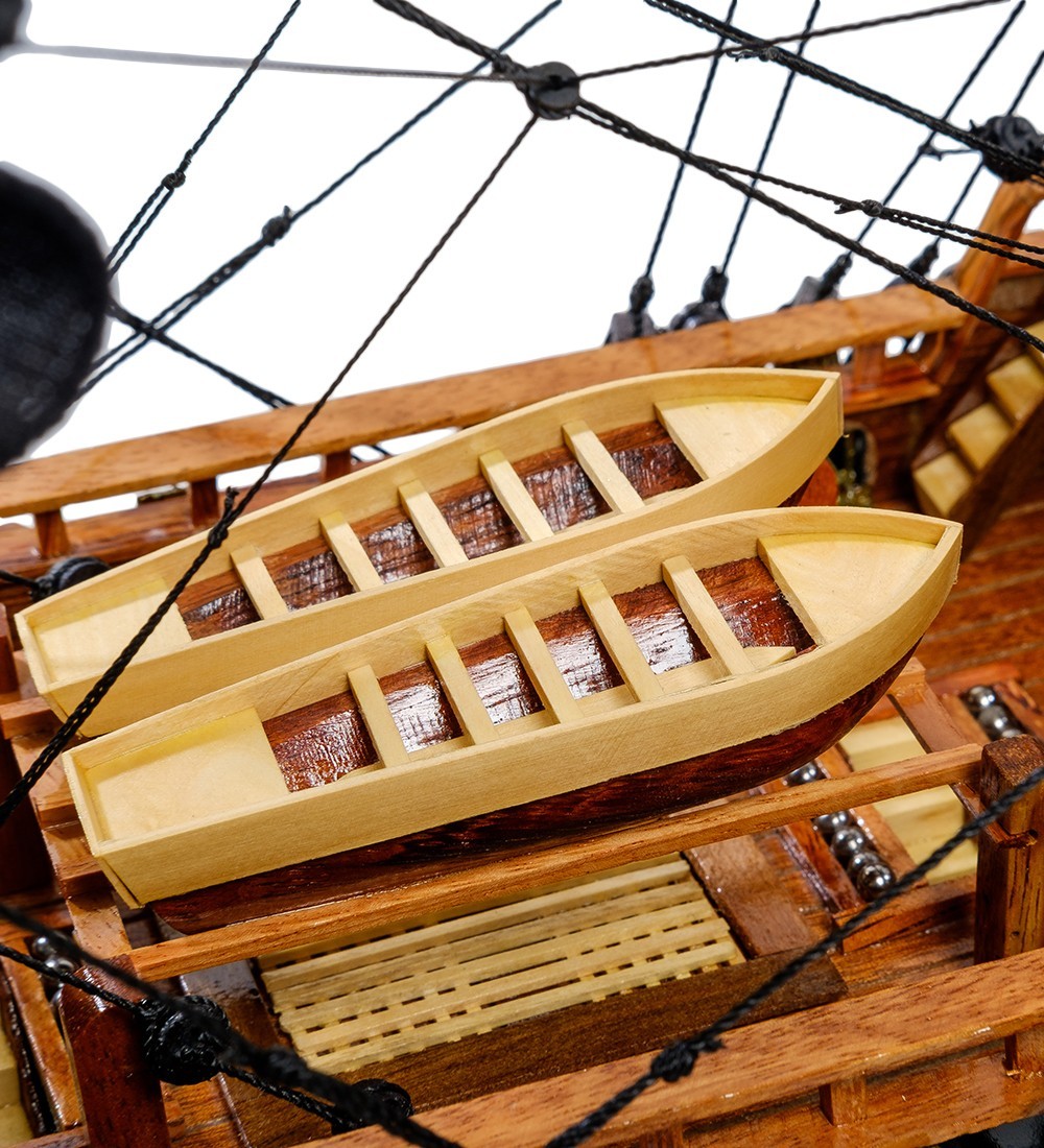 Model of the pirate ship & quot; Black Pearl & quot;