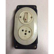 Socket with RVS switch
